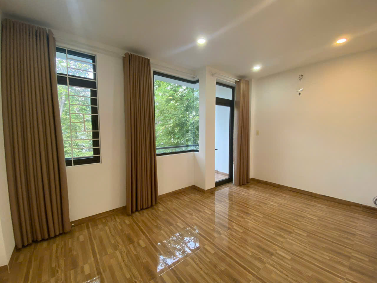 Nhà Mặt Tiền Văn Tiến Dũng 4 tầng